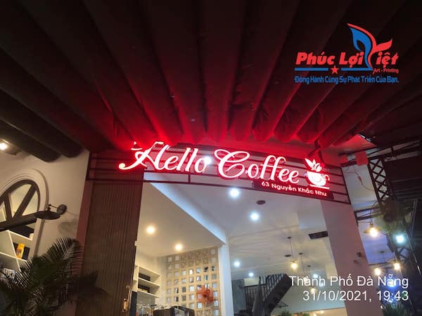 Bảng hiệu quảng cáo tăng tính thẩm mỹ cho cửa hàng